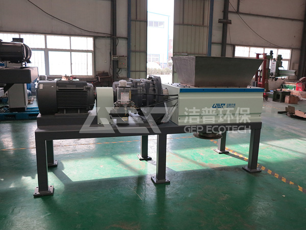 雙軸破碎機(jī)處理城市生活垃圾效果出眾