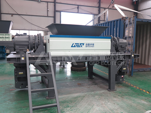 廢舊家具撕碎機(jī)