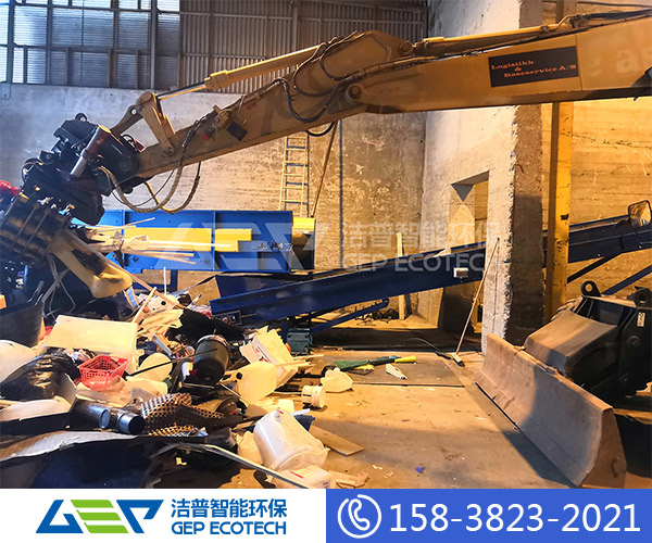 廢塑料桶破碎生產(chǎn)線,再生塑料破碎處理工藝流程介紹