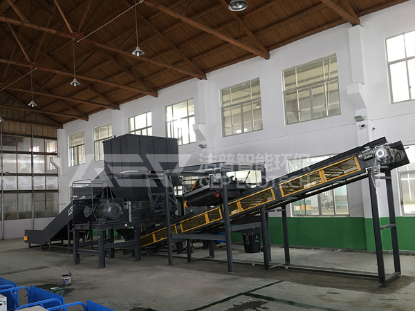 床墊破碎機，為解決大件垃圾破碎系統(tǒng)助力