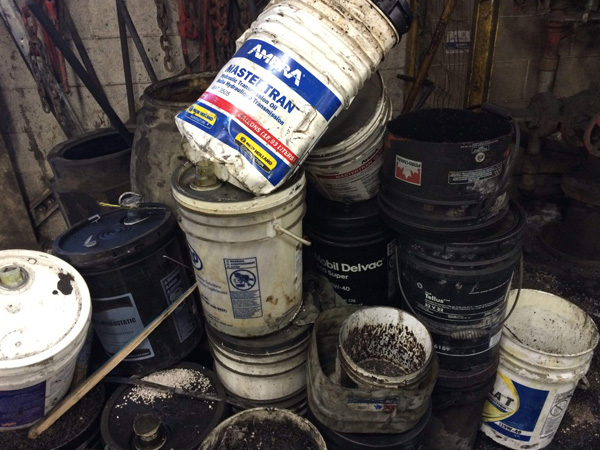 大型工業(yè)廢料粉碎機(jī),大型工業(yè)垃圾處理設(shè)備廠家