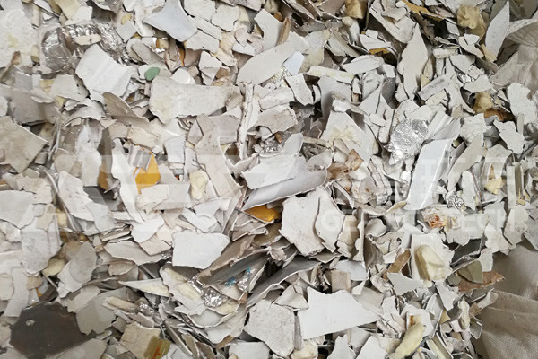 廢舊冰箱破碎后