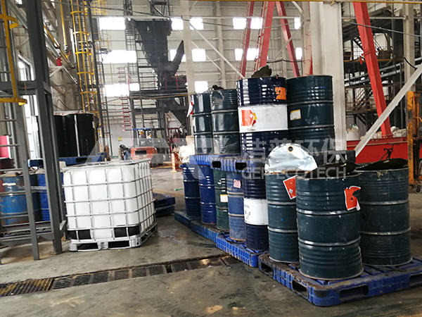 油桶破碎機(jī)多少錢一臺(tái)?廢棄油桶破碎處置流程