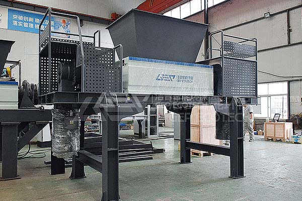 撕碎機(jī)哪個(gè)廠家的好？大型撕碎機(jī)生產(chǎn)廠家